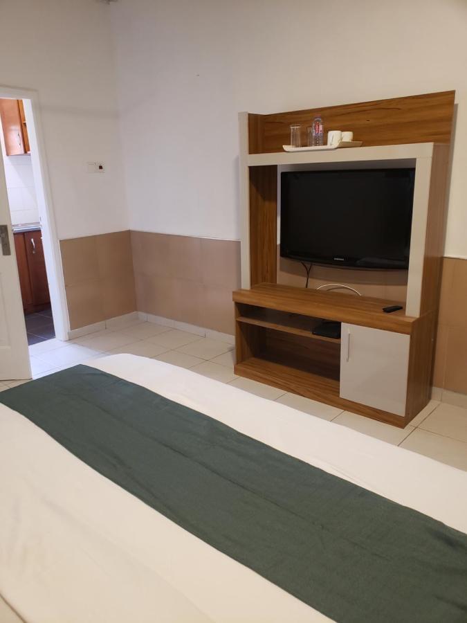 Hgl Guest House East Legon Exteriör bild